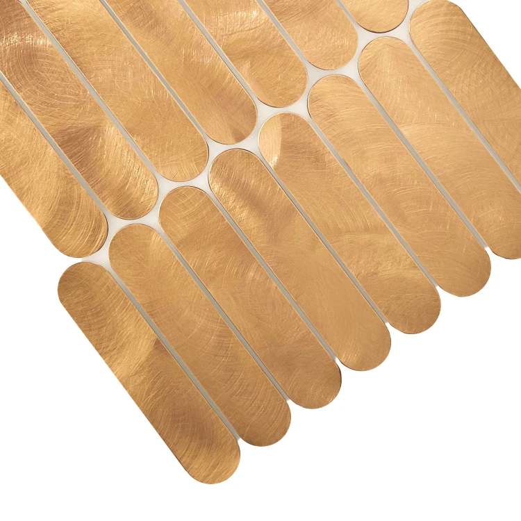 Zbliżenie mozaiki metalowej Allumi Pills Brass Gold.