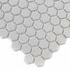 Zbliżenie mozaiki gresowej Mini Hexagon Ash matt.