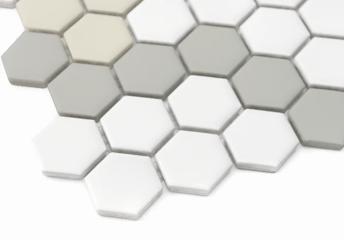 Zbliżenie mozaiki gresowej  Mini Hexagon Compass matt.