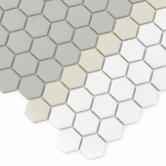 Zbliżenie mozaiki gresowej Mini Hexagon Stripe 3.C matt.