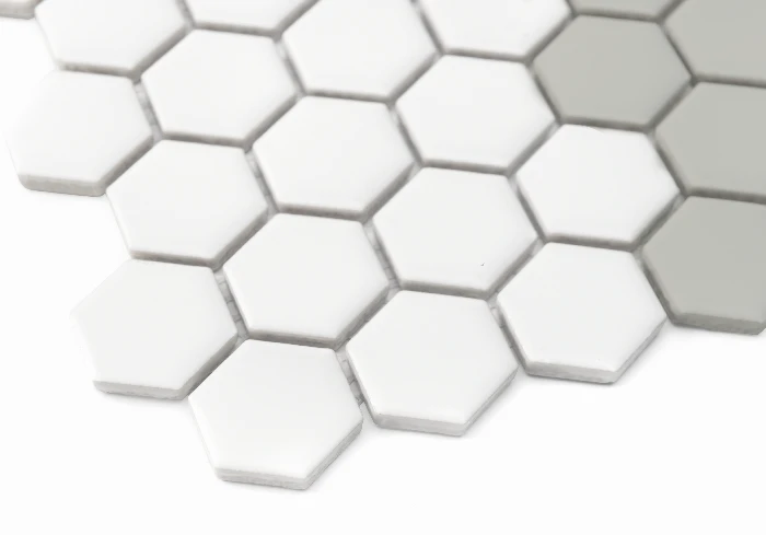 Zbliżenie mozaiki gresowej Mini Hexagon Stripe 2.1.A matt