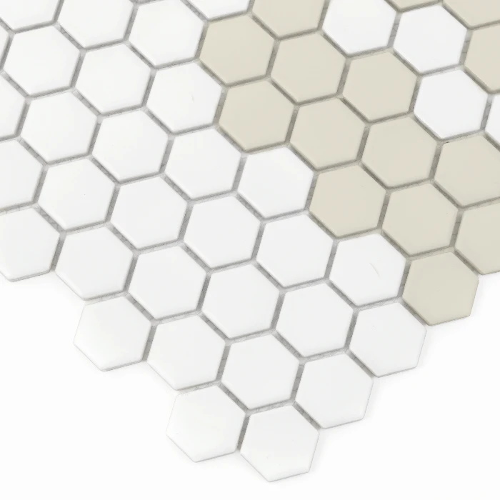 Zbliżenie mozaiki gresowej Mini Hexagon Stripe 2.3.C matt.