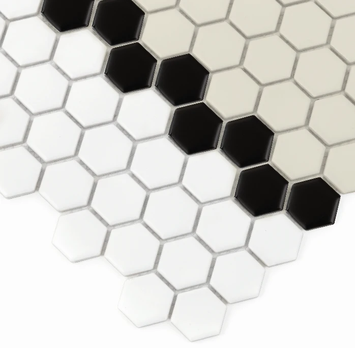 Zbliżenie mozaiki gresowej Mini Hexagon Stripe 3.B matt.